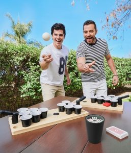 Juegos y Sets de Entretenimiento Promocionales en Xalapa. Regala diversión y tiempo libre. Barajas, dominós y juegos de mesa con tu logo para momentos inolvidables.